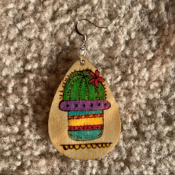 Wood Burned Earrings - Picture 2 of 6